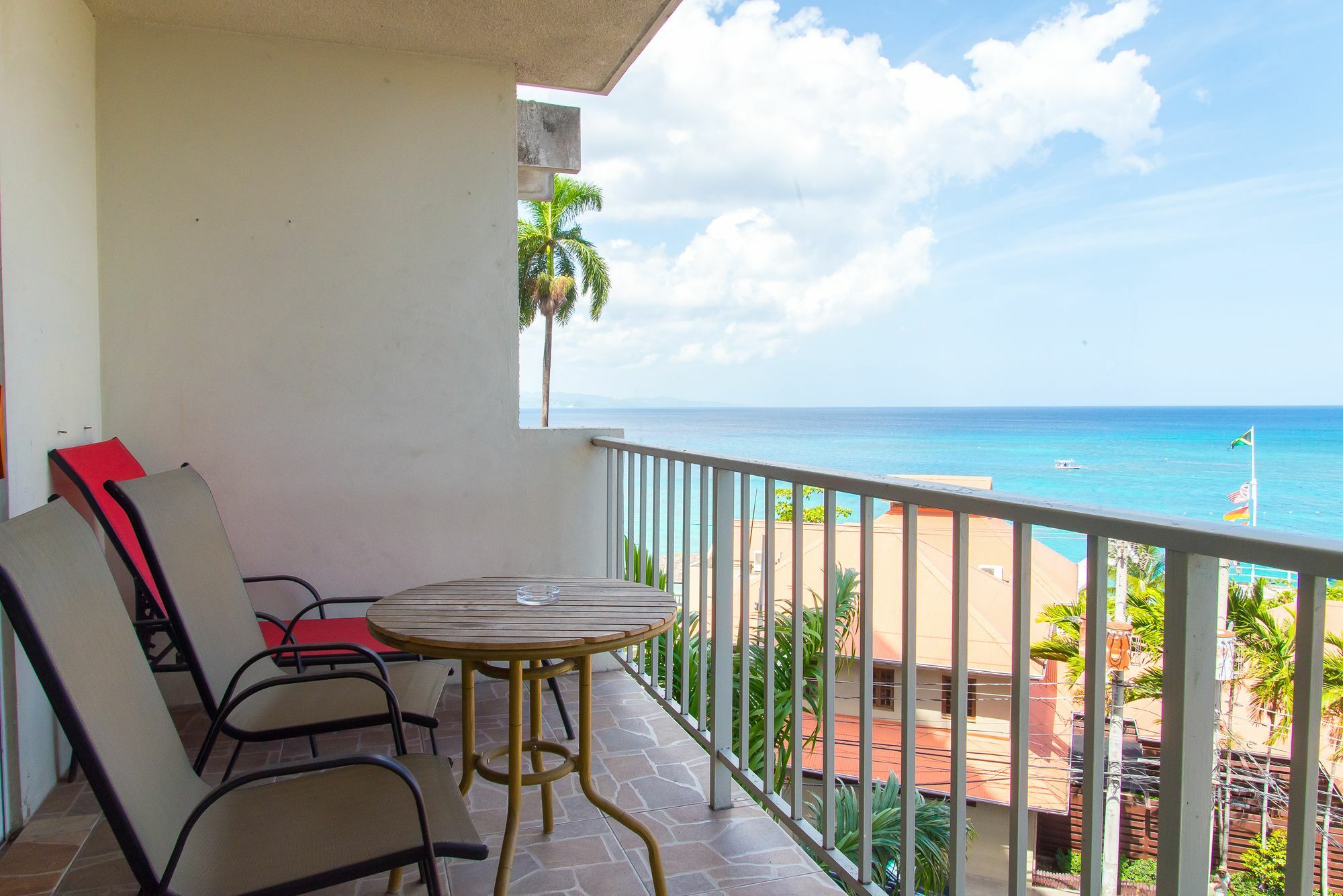 Montego Bay Club Apartments Eksteriør billede