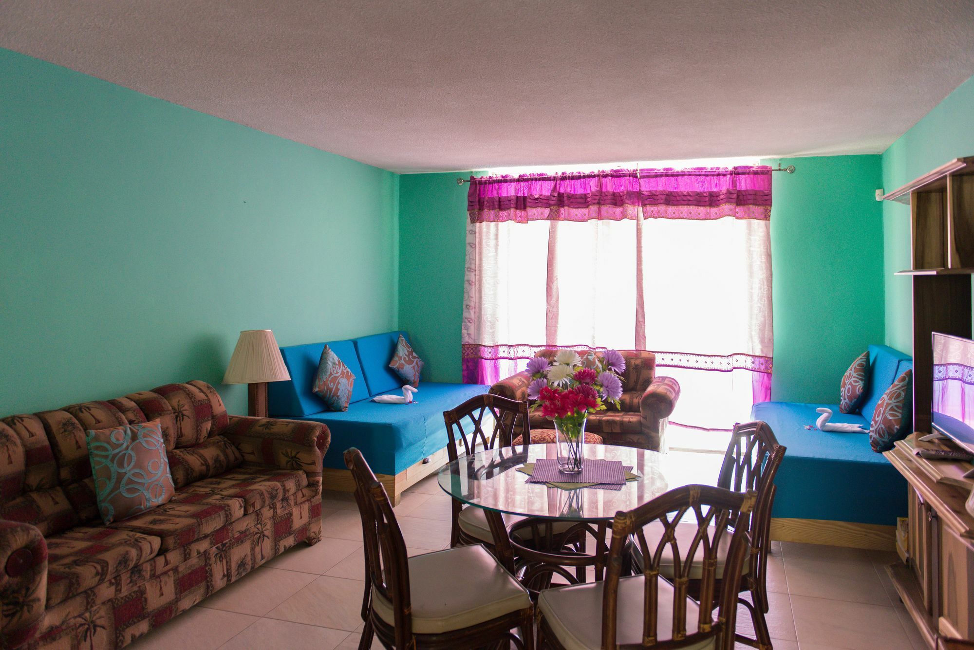 Montego Bay Club Apartments Eksteriør billede
