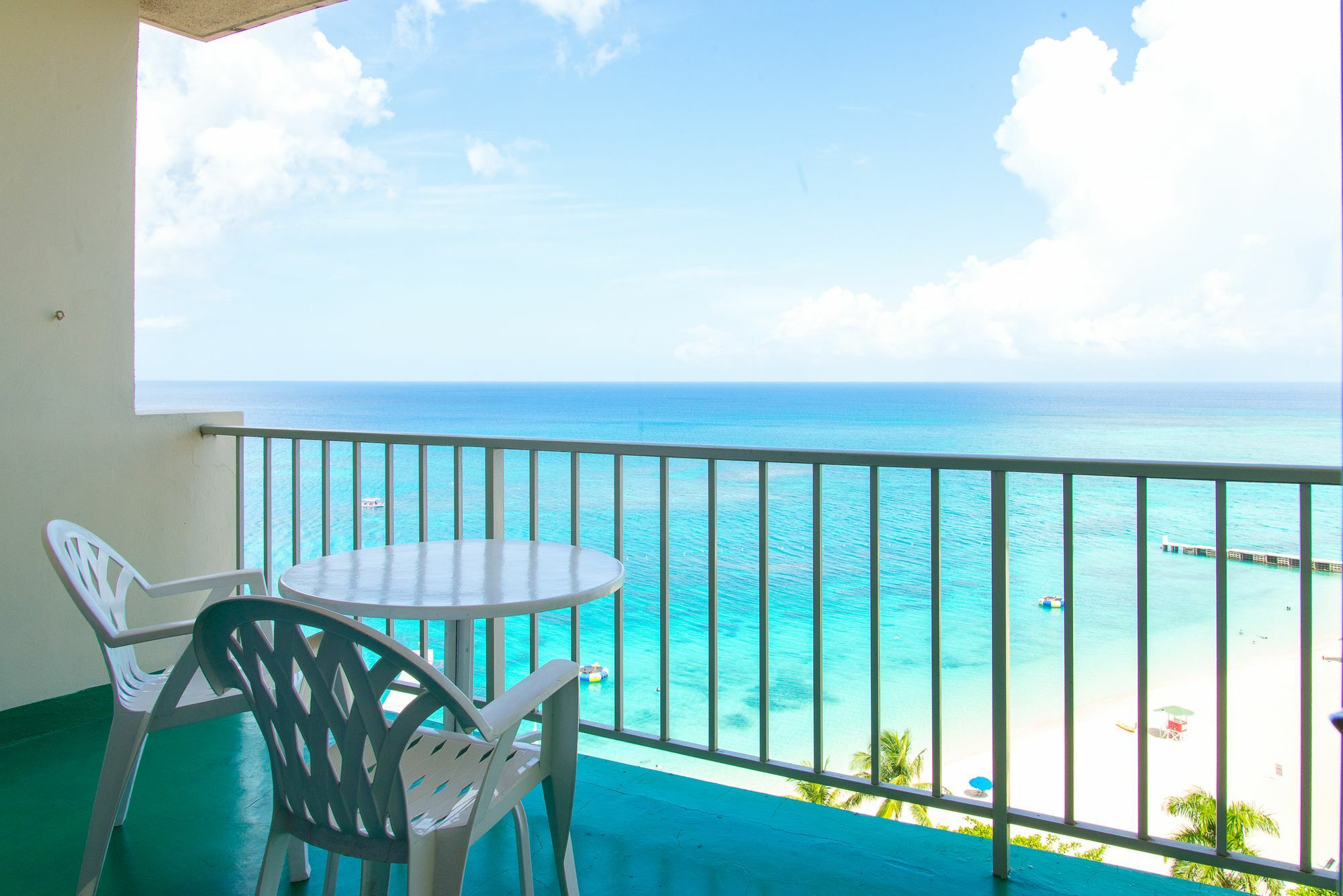 Montego Bay Club Apartments Eksteriør billede